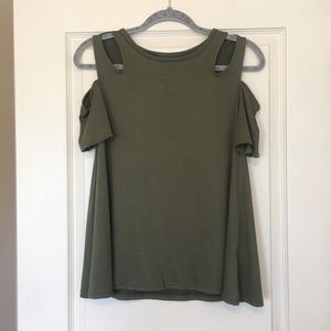 Open shoulder top